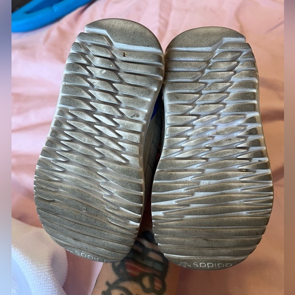 Toddler Adidas - Picture 2 of 3